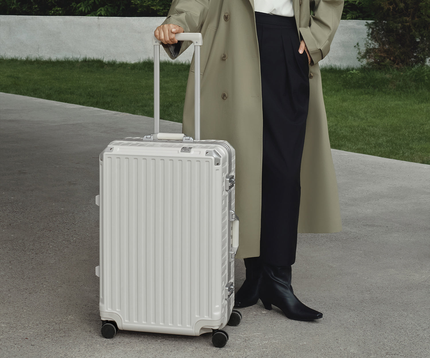 The journey is life, and the luggage is a companion.