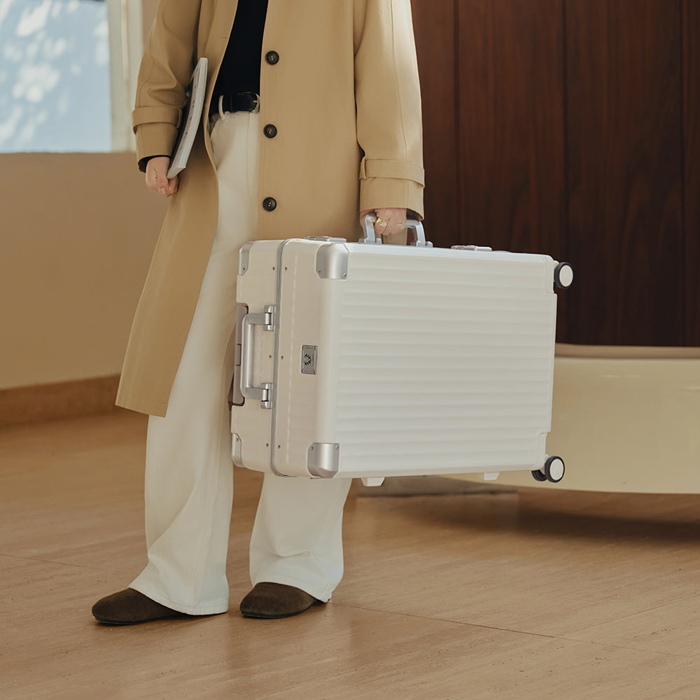 Roaming Aluminum Frame zipperless luggage  Grey thumbnail 6