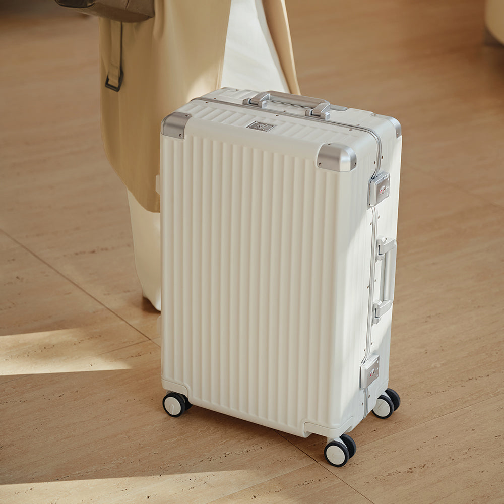 Roaming Aluminum Frame zipperless luggage  Grey thumbnail 9